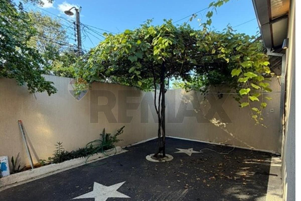 VENDO CASA CON DPTO EN LAMBARÉ – 3