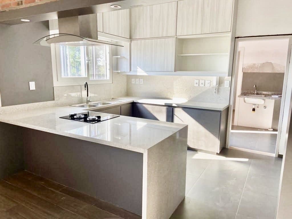 ALQUILO CASA DE 3 DORM EN SUITE EN SURUBI'I – 3