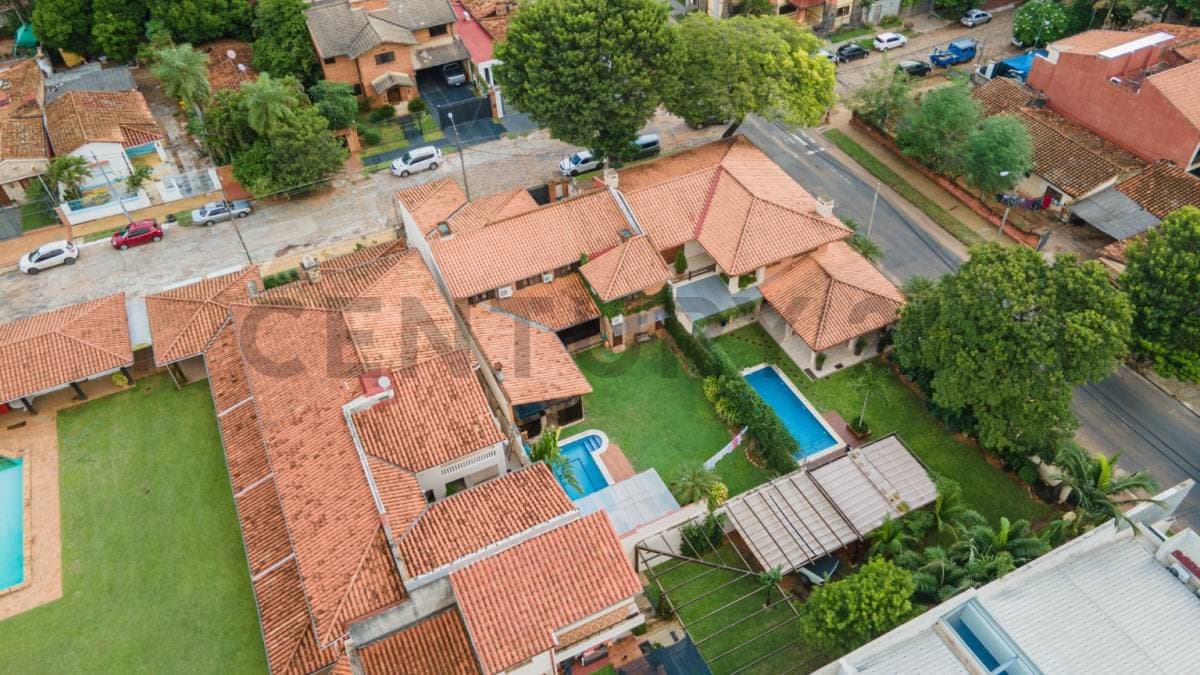 AMPLIA RESIDENCIA EN VENTA – 2