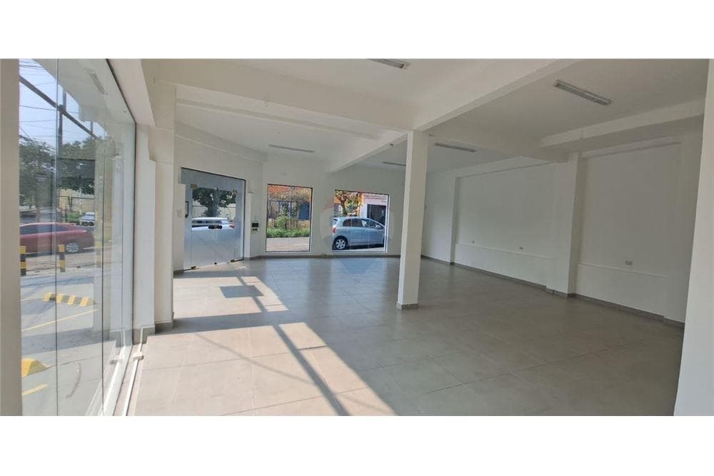 ALQUILO LOCAL COMERCIAL SOBRE MARISCAL LOPEZ – 3