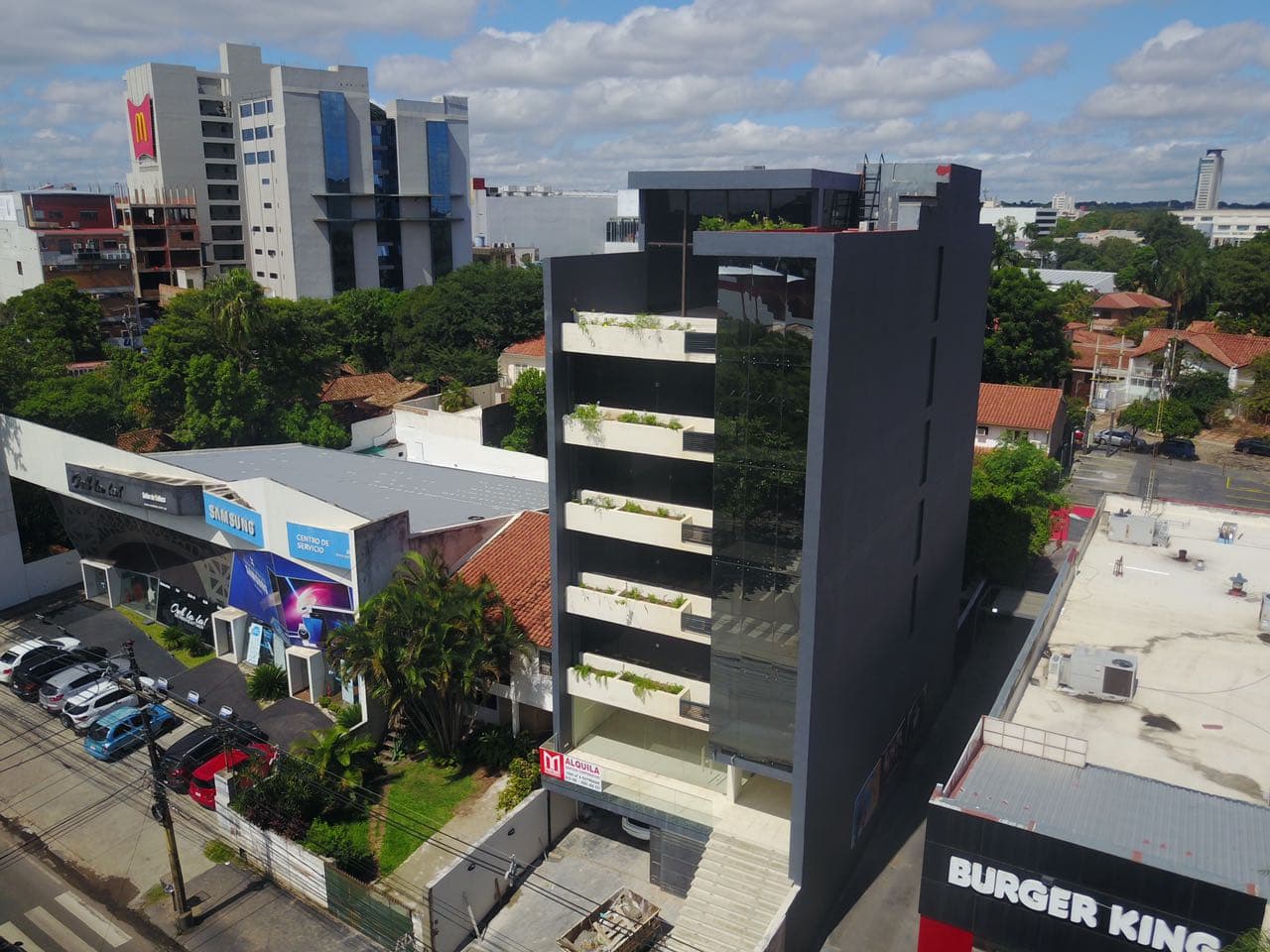 Vendo Edificio 7 Pisos. Avda España - Villa Morra / Carmelitas Us$ 2.500.000.-