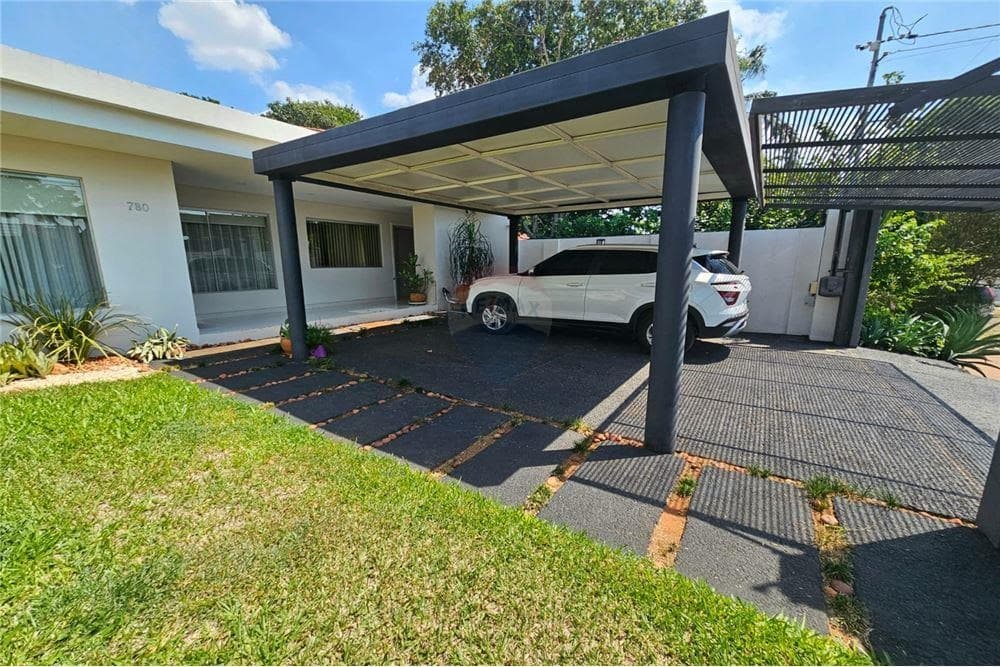 VENDO AMPLIA CASA EN LAMBARE – 3