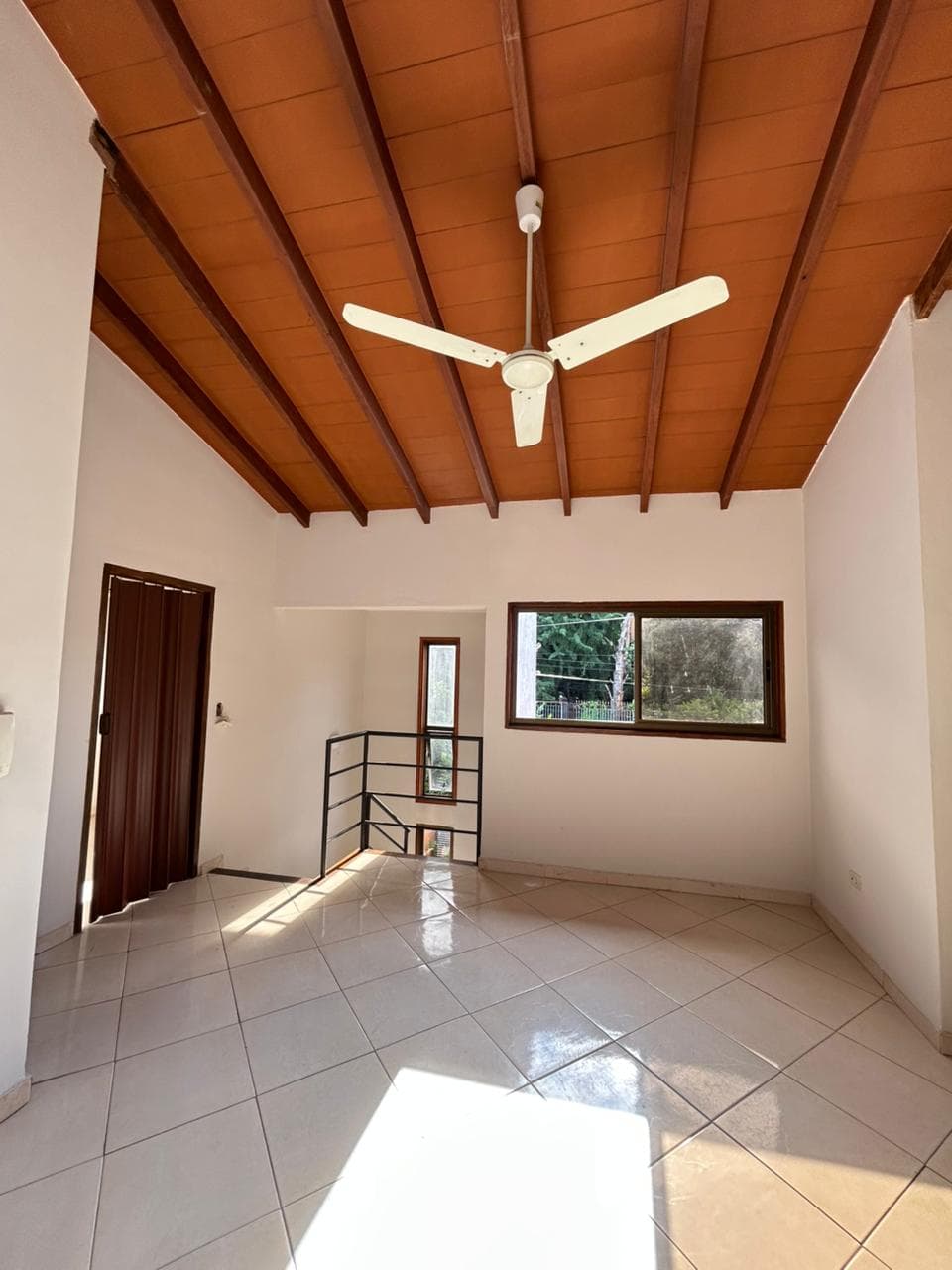 ALQUILO HERMOSA Y AMPLIA RESIDENCIA EN ASUNCION – 3