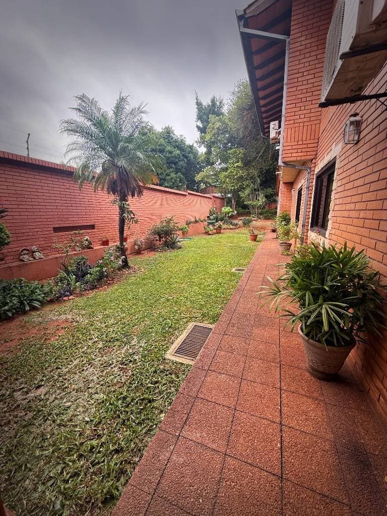Casa con amplio patio, cerca de Paresa y Hospital General de Villa Elisa – 3