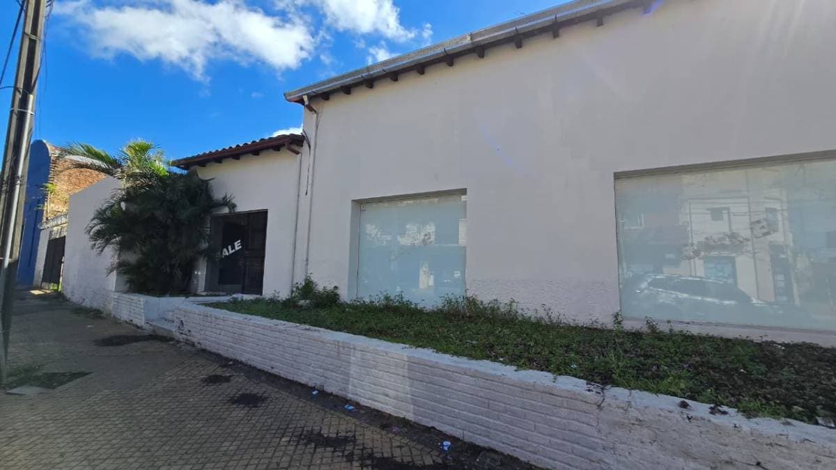Salones Comerciales en Alquiler – Esquina en Ciudad Nueva – 3