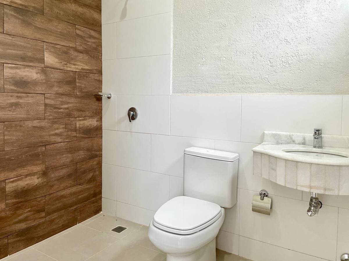 vendo duplex sobre Sembrador - Altos del Golf , Lambaré – 2