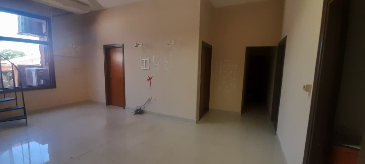 ALQUILER – CASA PARA OFICINA EN LOS LAURELES – 3