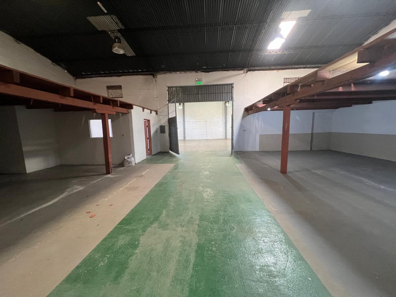 En Alquiler Depósito De 350 M2 En Fernando De La Mora Norte A395 – 3