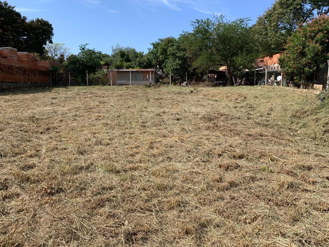 Vendo 4 Terreno -Total 1.484 M2 - Sobre Avda.del Yach !! – 2