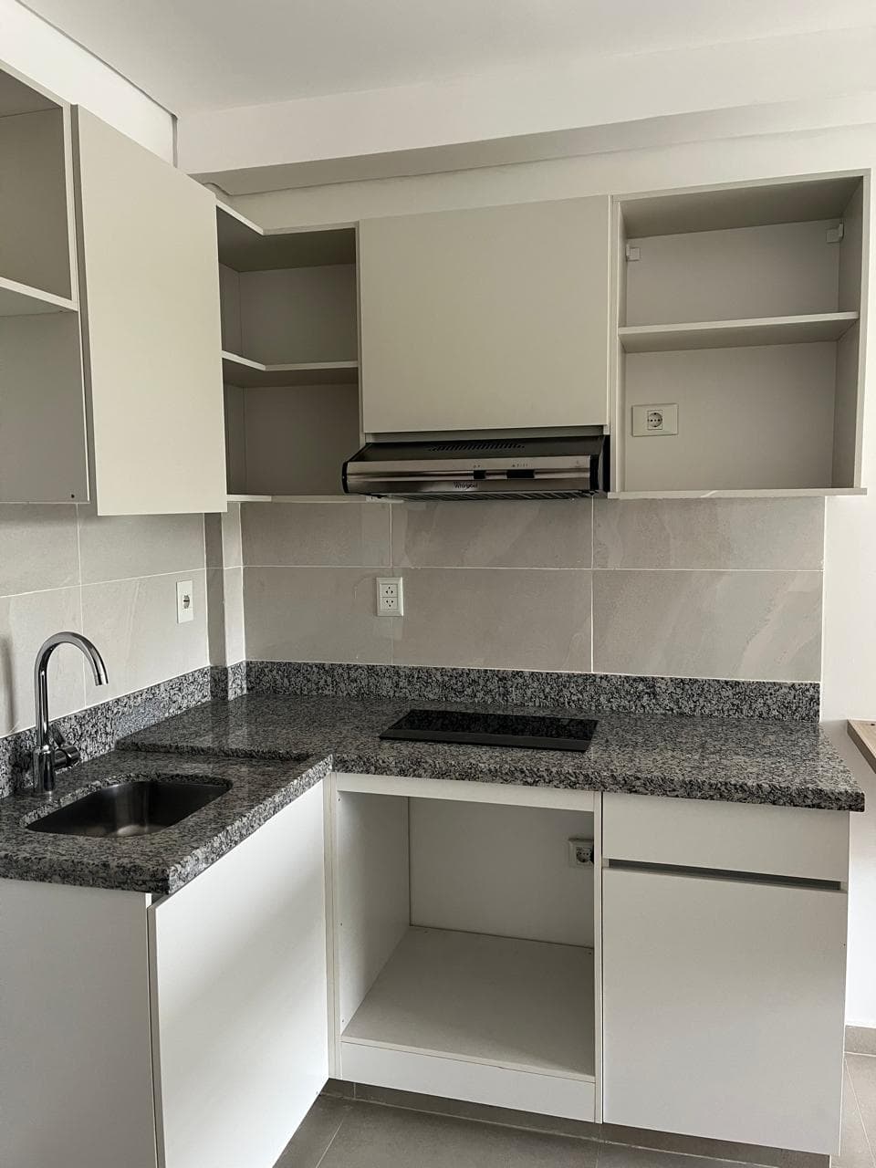 ALQUILO DEPARTAMENTO EN FERNANDO 1 TOWER DE 2 HAB – 2