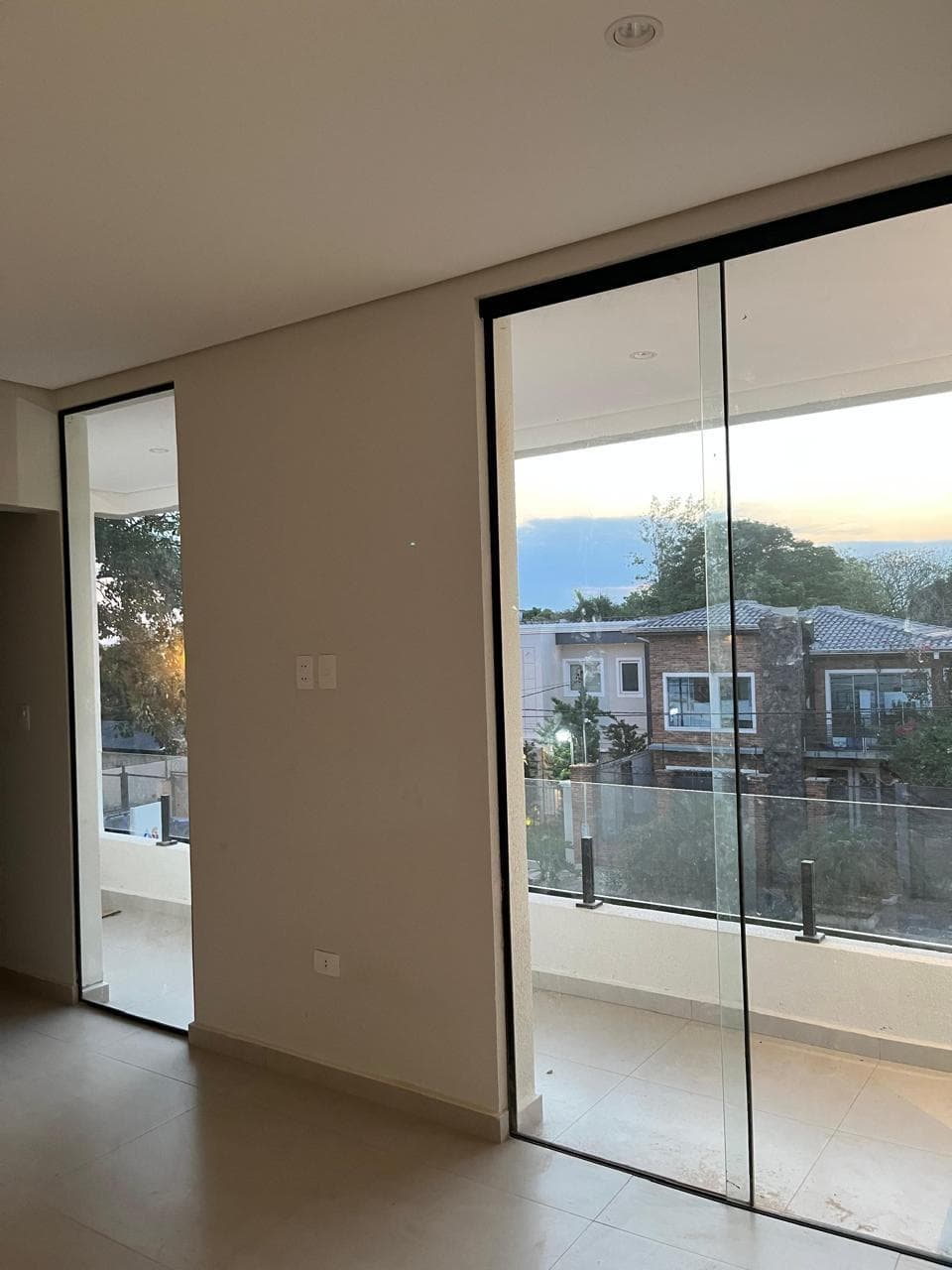 VENDO RESIDENCIA EN LAMBARE - YACHT – 3
