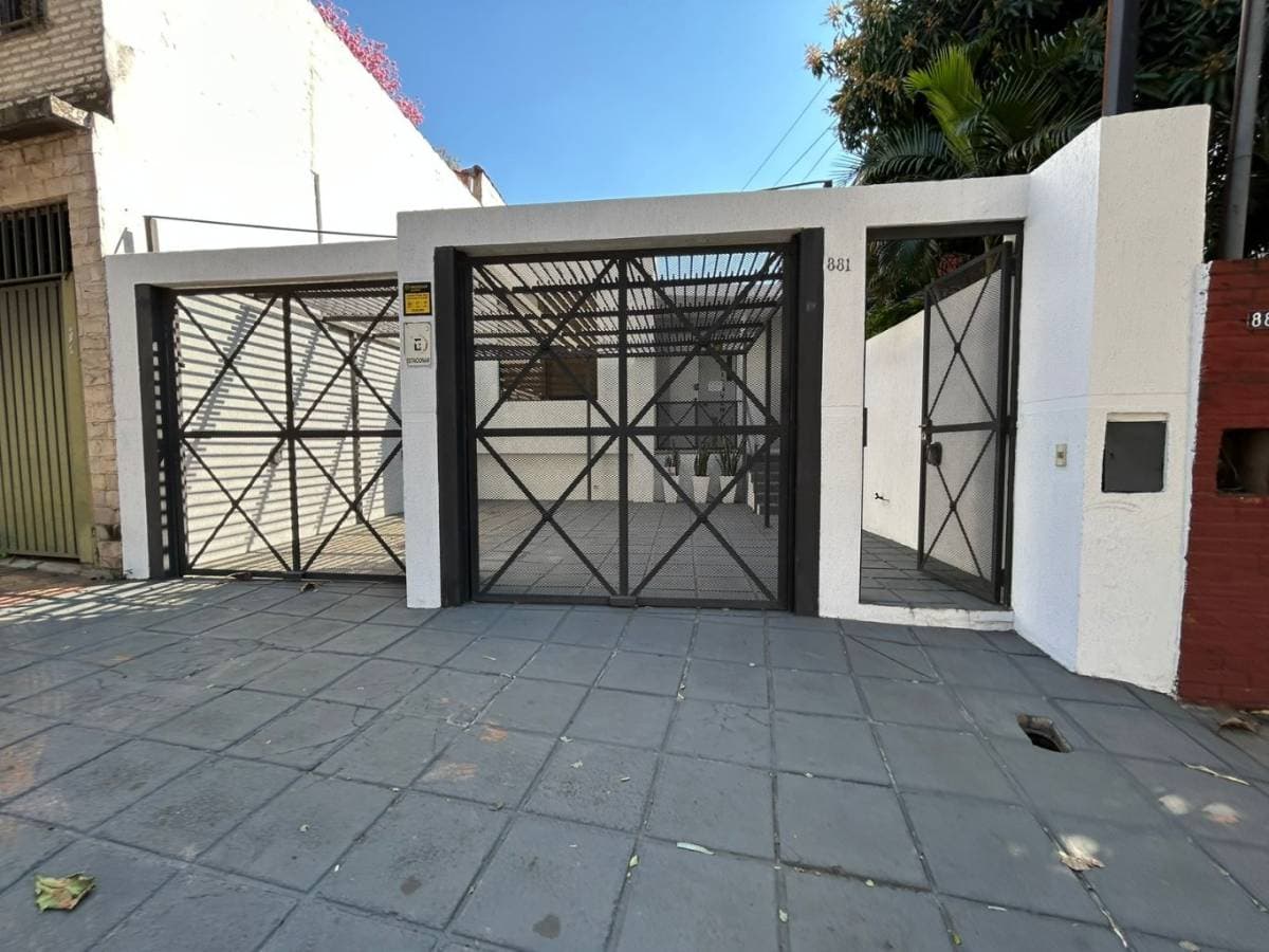 Oficina en alquiler -Avenida perú, barrio las Marcedes