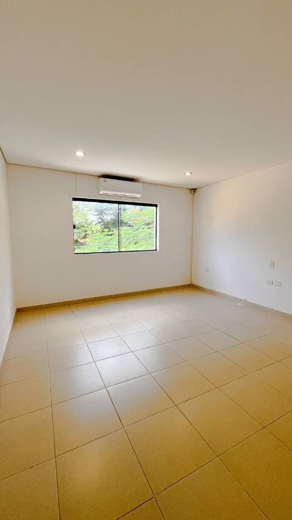 Alquilo Casa Luque - Laurelty (Z/ Av. Andrés Insfran) . ID 54172 – 3