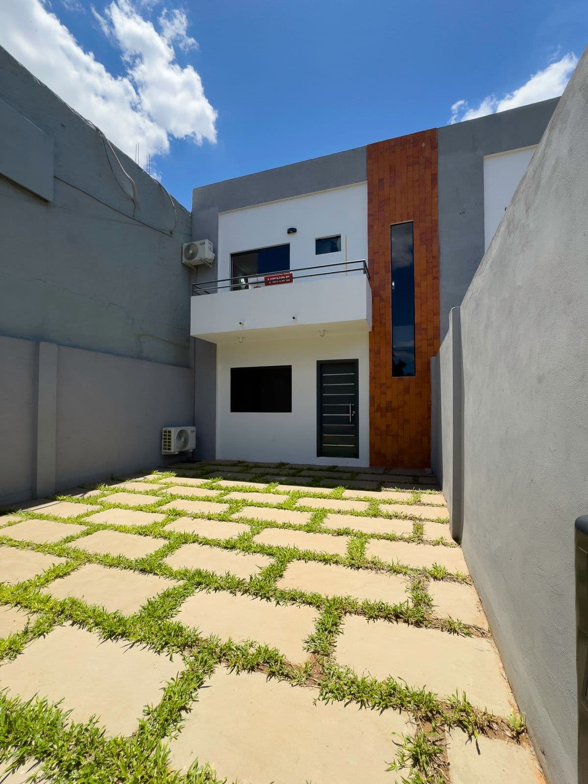 EN VENTA A ESTRENAR DUPLEX EN LUQUE A 13MINUTOS DEL EJE CORPORATIVO
