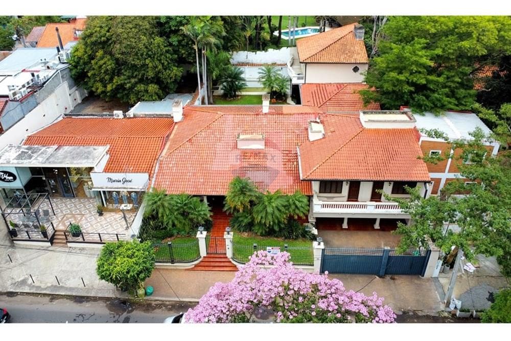 EXCELENTE PROPIEDAD P/ USO COMERCIAL O RESIDENCIAL – 2