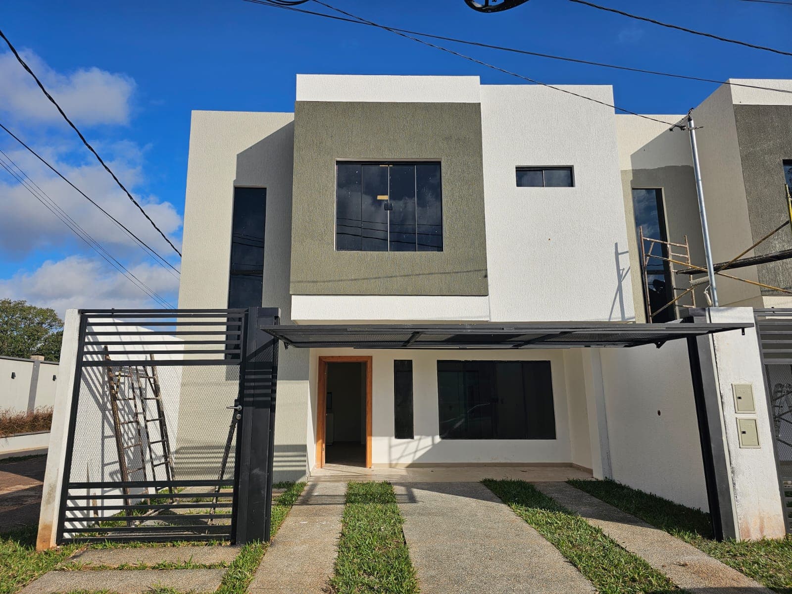 Duplex Frente A La Plaza Alto Pinar, Luque – 3
