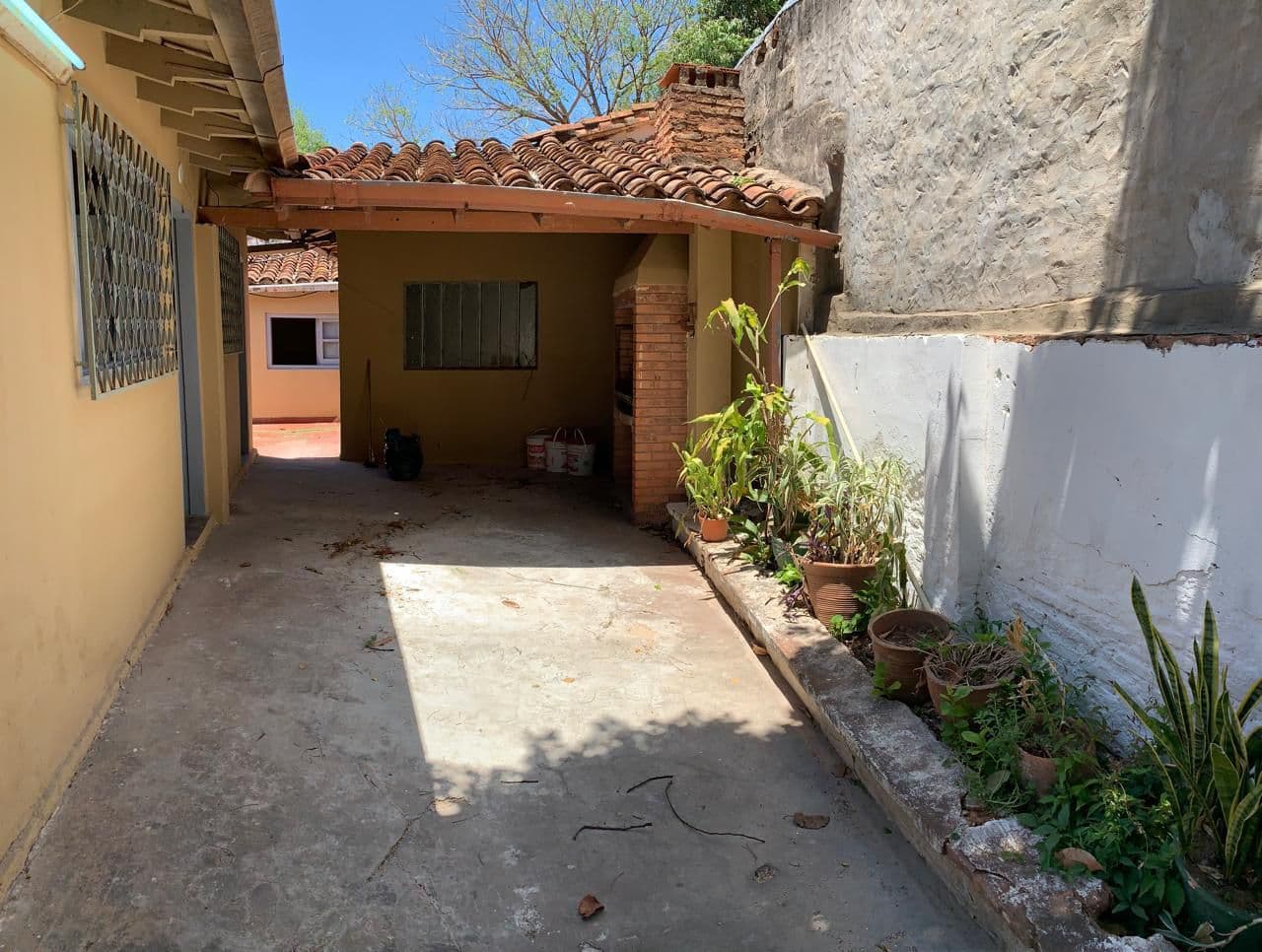 VENDO PROPIEDAD EN BARRIO JARA EN LA CIUDAD DE ASUNCION – 2
