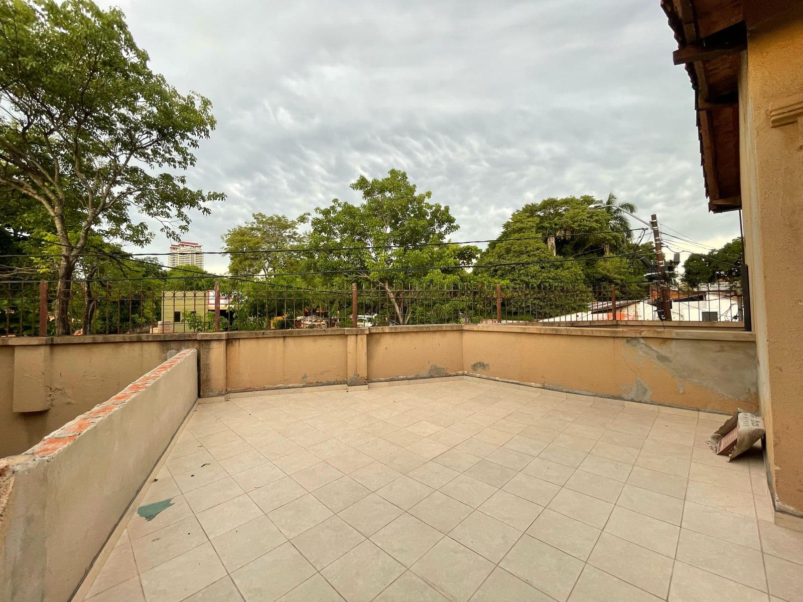 Vendo Residencia en esquina. Con potencial de usos mixtos. – 3