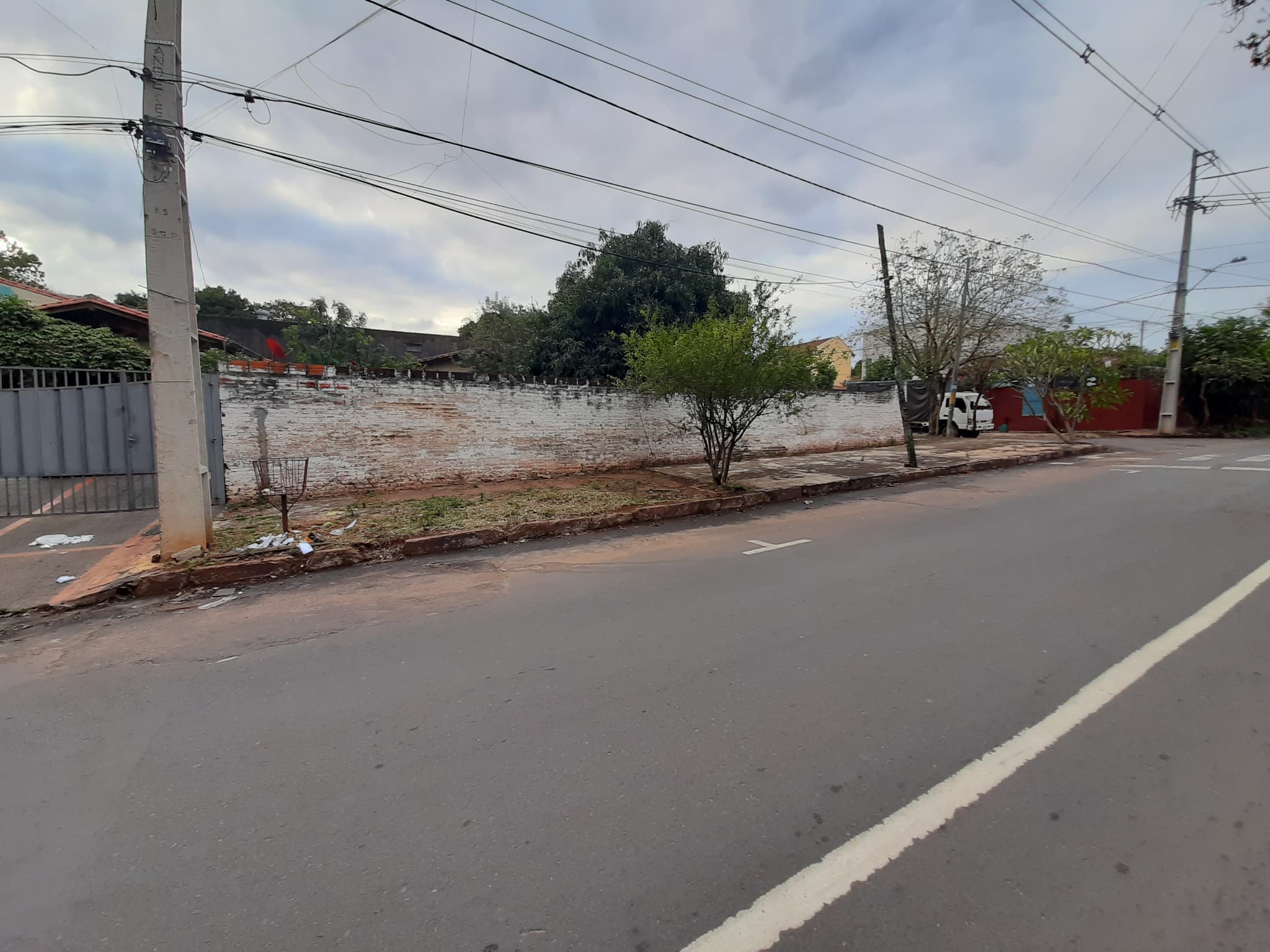 Excelente terreno en esquina en barrio Vista Alegre