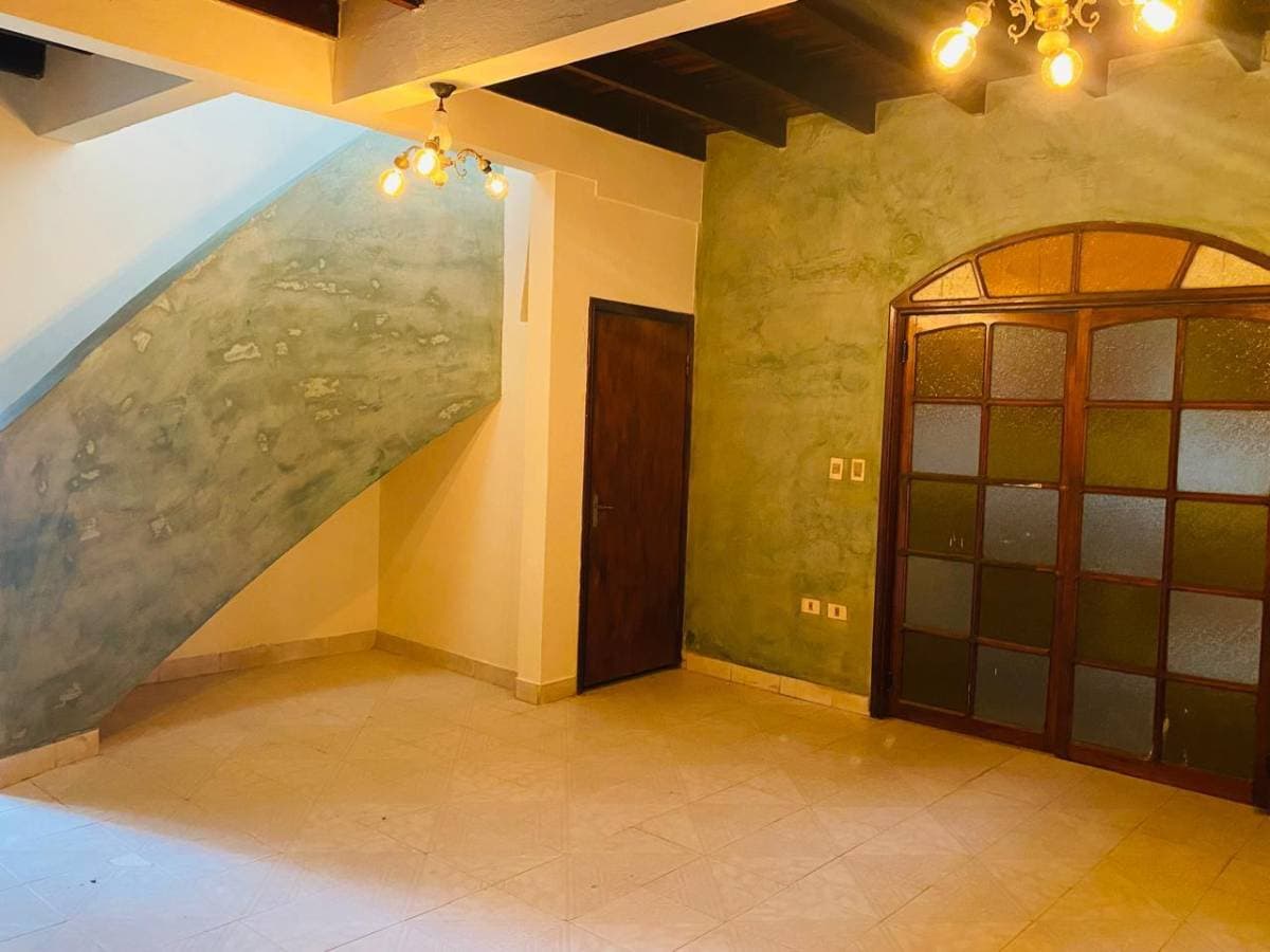 Alquilo amplia casa en Luque, Barrio Laurelty – 3