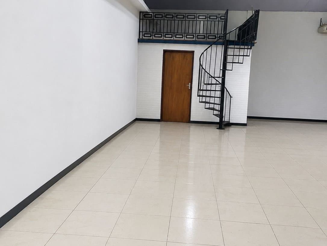 ALQUILO SALÓN COMERCIAL CON DEPOSITO EN SAN LORENZO REDUCTO