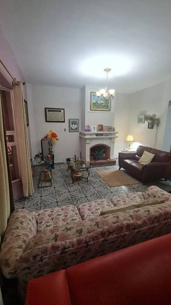 VENDO CASA EN BARRIO LAS LOMAS – 2