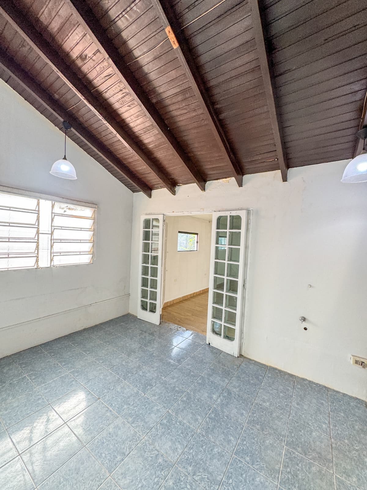 ALQUILO CASA PARA OFICINA ZONA BRASILIA Y ESPAÑA. – 3