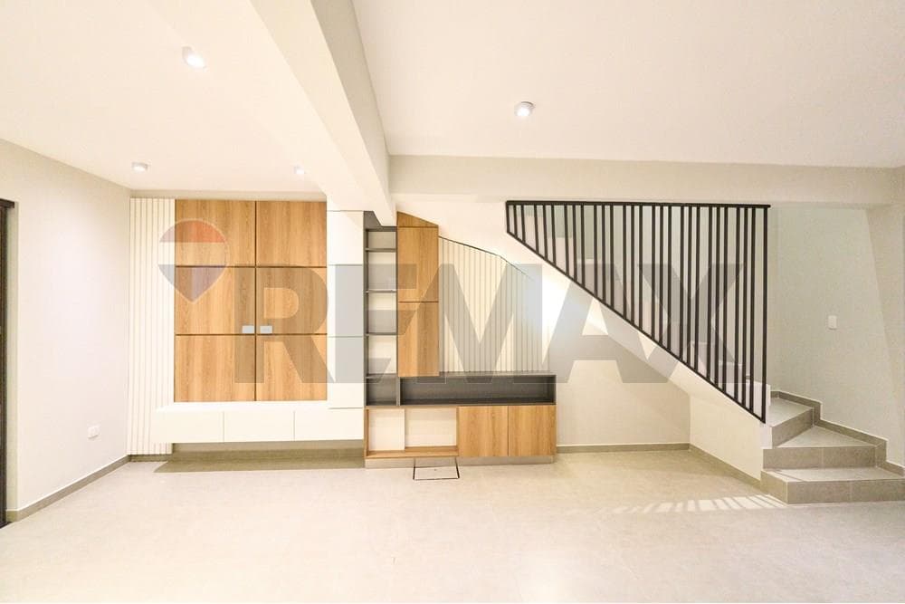 CASA PAREADA A ESTRENAR En venta casa pareada - zona Shopping Mariscal Lopez. – 3