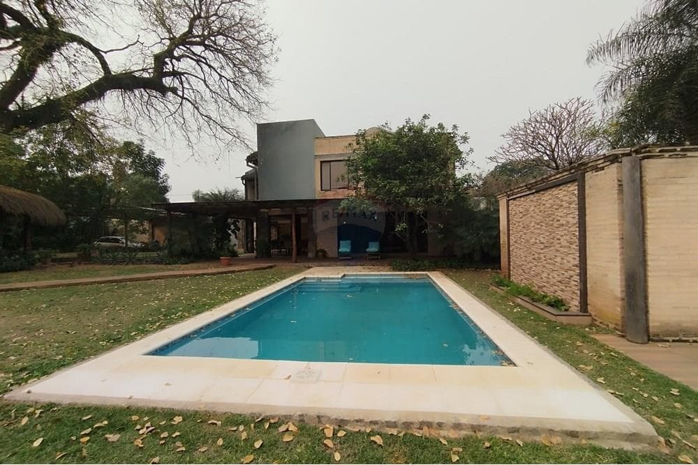 VENDO CASA EN LAMBARÉ