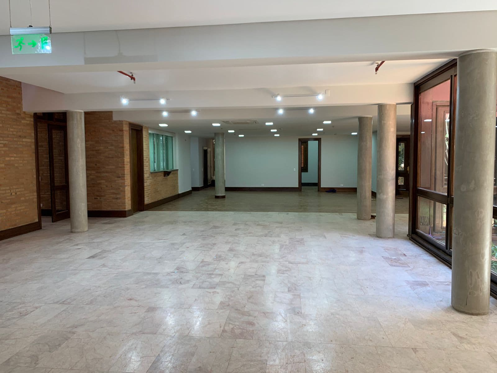 Se Alquila Edificio Corporativo de Prestigio para Oficinas. – 2