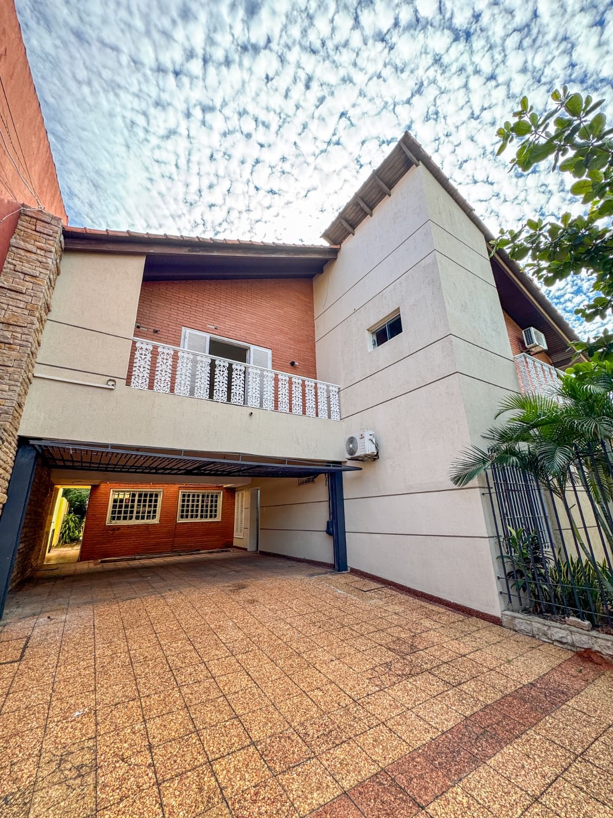 ALQUILO CASA PARA OFICINA ZONA BRASILIA Y ESPAÑA.