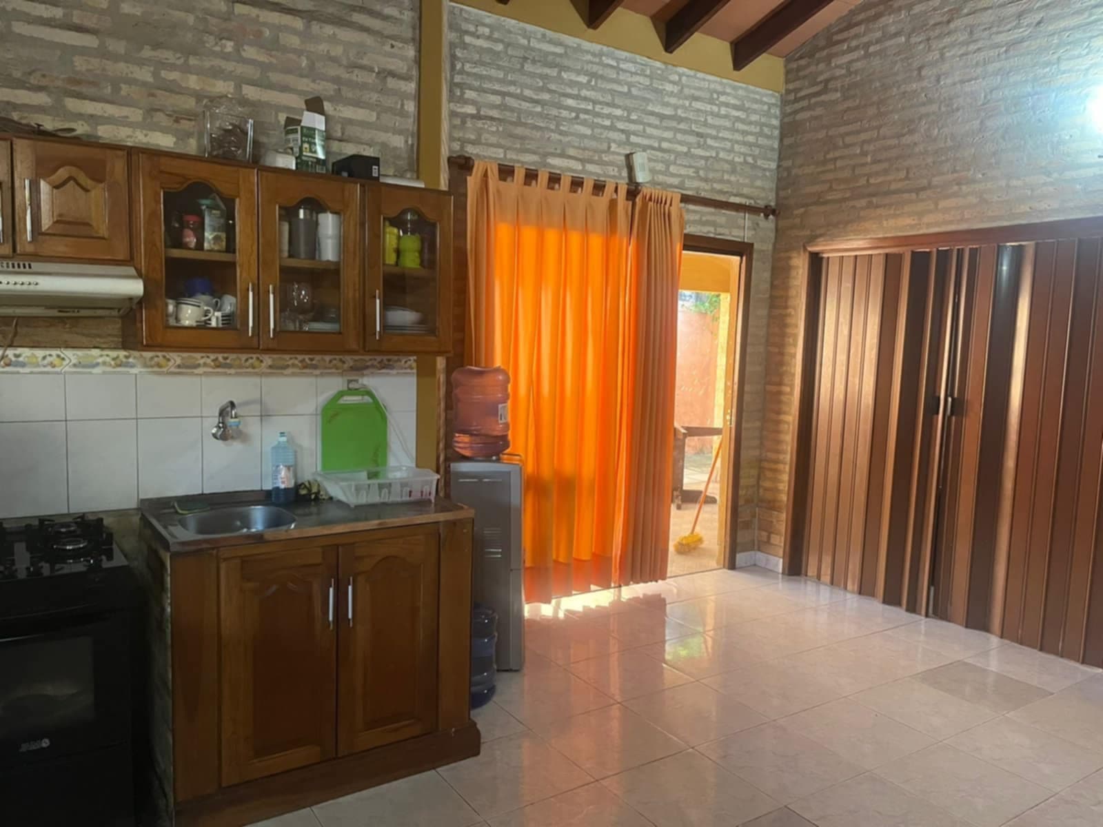 Alquilo amplia y confortable casa en Lambare – 3