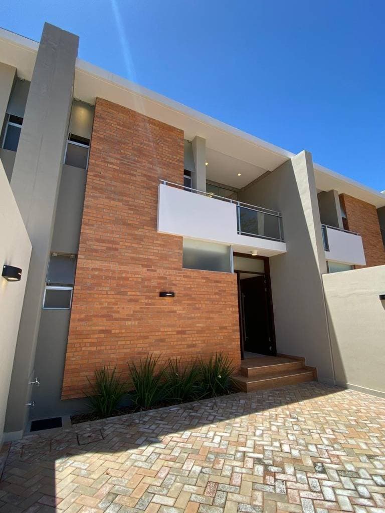 Duplex Zona Plaza Madero - Luque. Casi A Estrenar