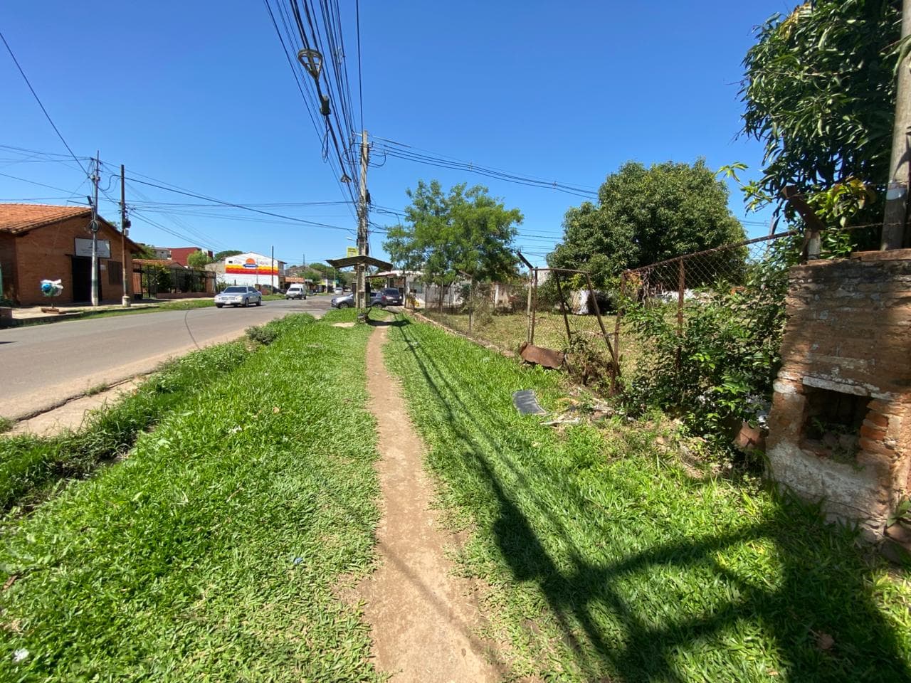 TERRENO AMPLIO EN ESQUINA EN MARIANO ROQUE ALONSO – 2