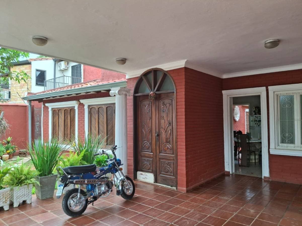 VENDO CASA DE 3 DORMITORIOS EN LUQUE - BARRIO MORA CUE – 2
