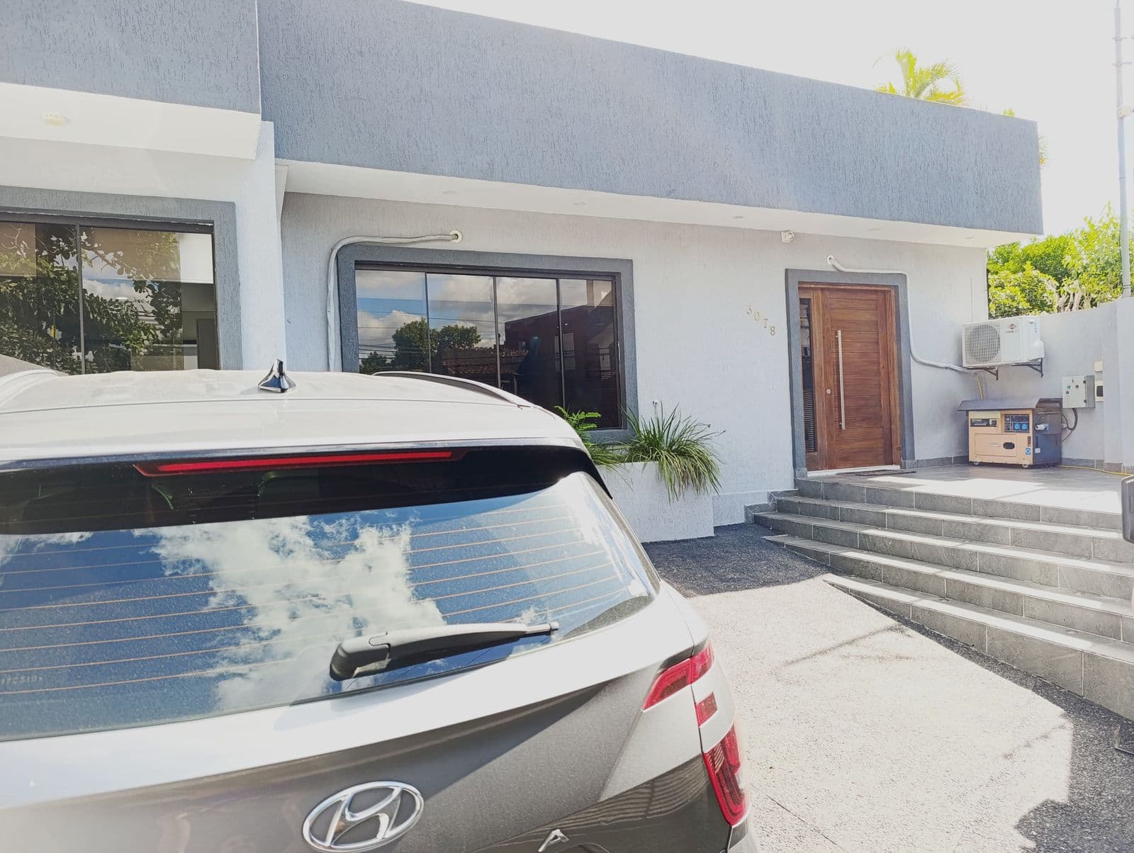 *RESIDENCIA EN VENTA CON 5 HABITACIONES EN ASUNCIÓN BARRIO SAN VICENTE* – 2