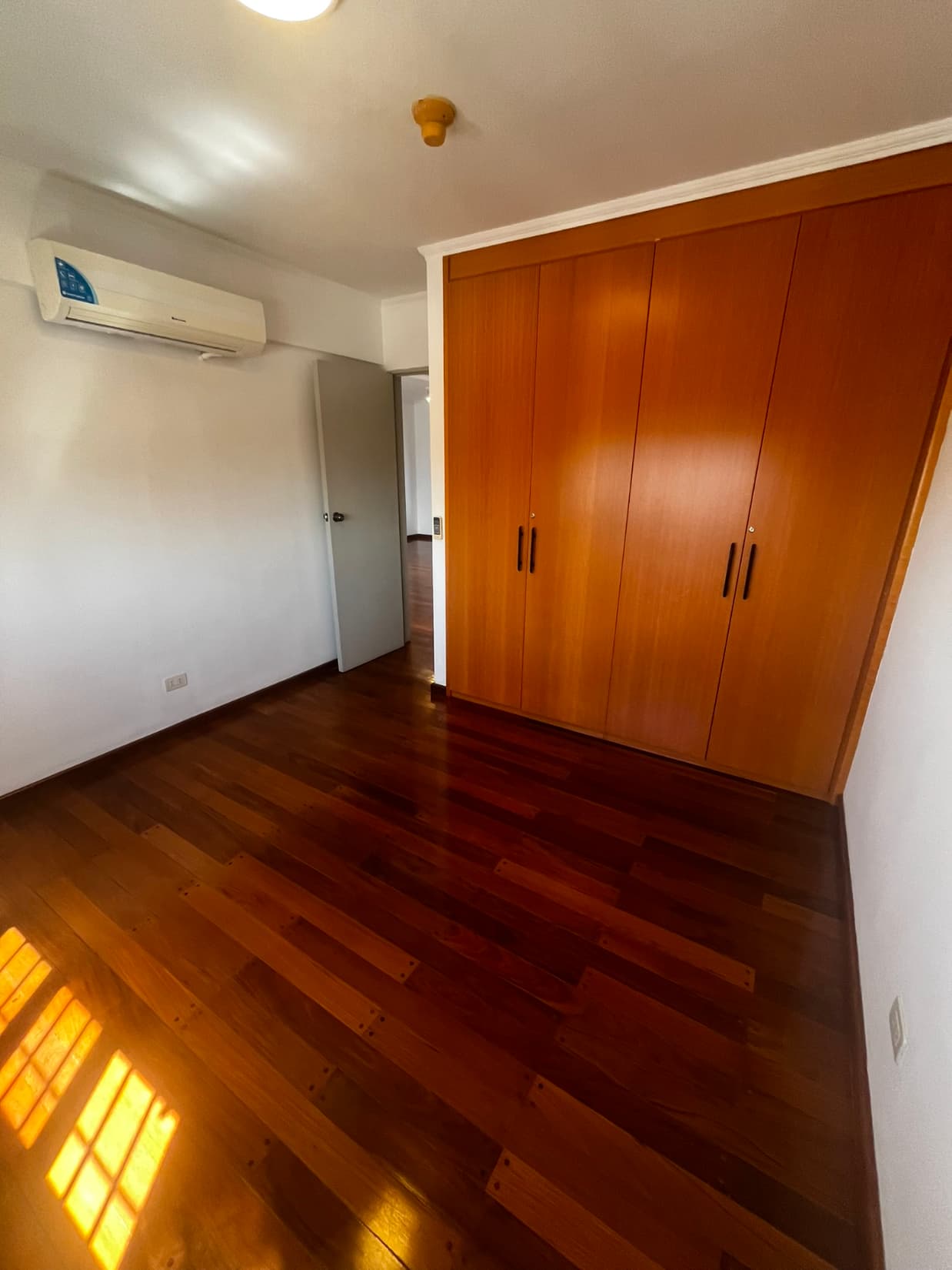 Amplio Depto. Con Vista Al Rio Vendido – 3