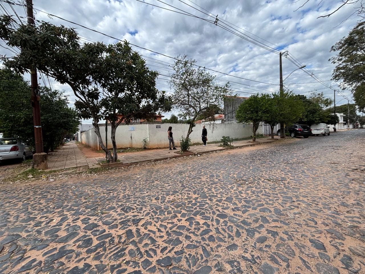 Vendo casa a demoler o refaccionar en Barrio Los Laureles – 2