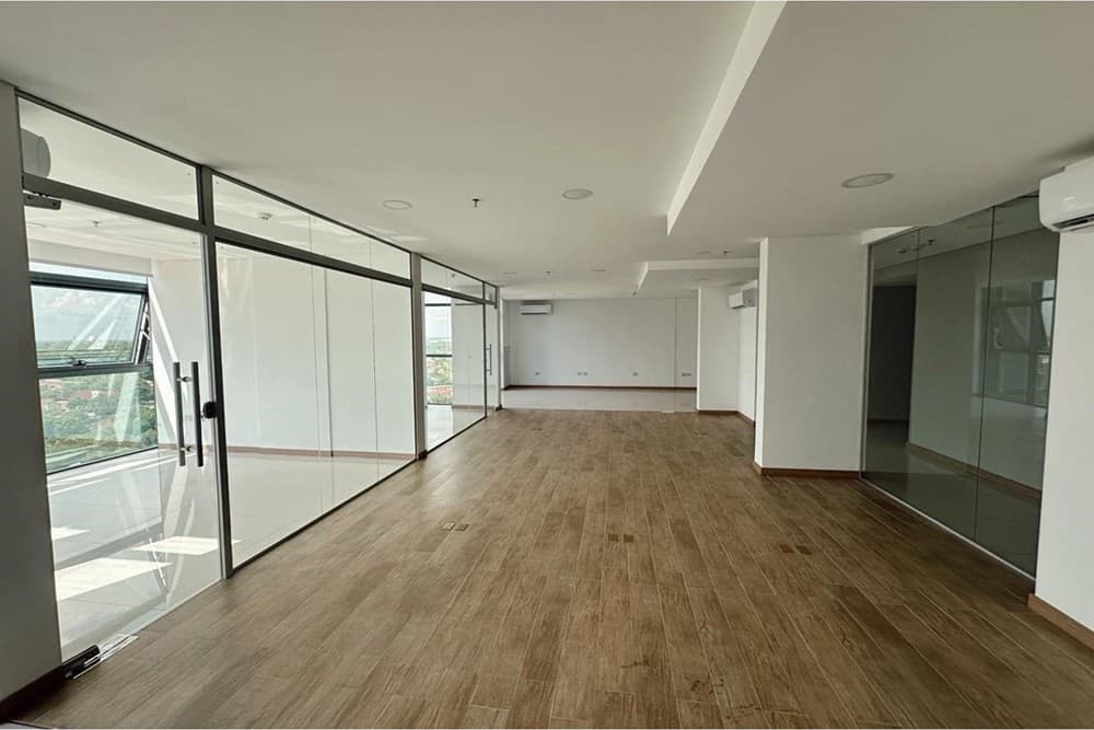 ALQUILO PISO COMPLETO PARA OFICINA EN EL EDIFICIO TRADING PARK – 2