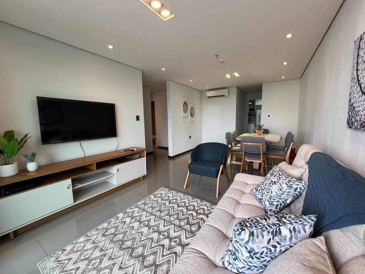 Vendo Amplio Departamento Amoblado Y Equipado En Villa Morra Asuncion zona shopping nuevo precio – 2