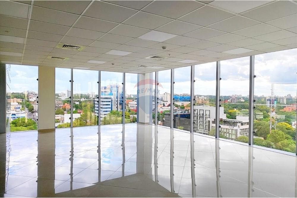 Oficina de 132 m2 en Villamorra