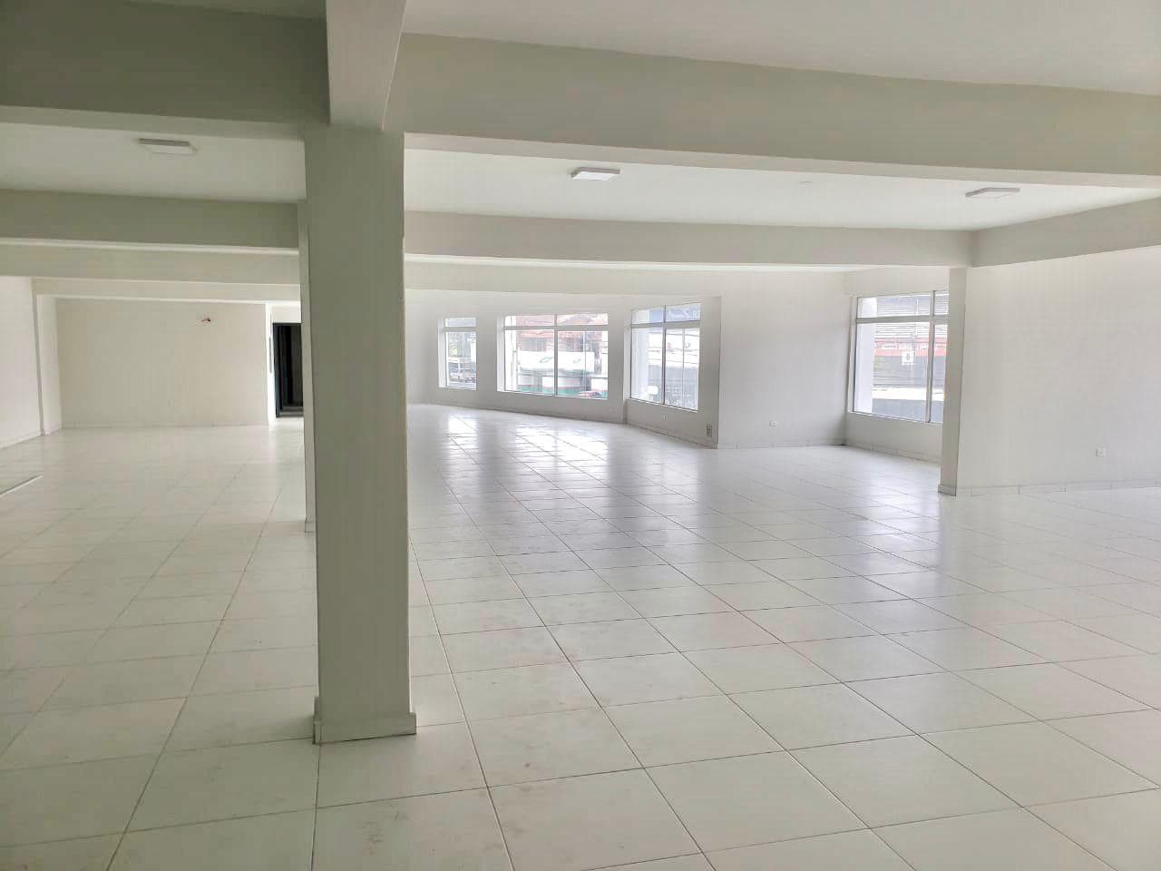 Alquilo Amplio Local Comercial Sobre Eusebio Ayala – 3