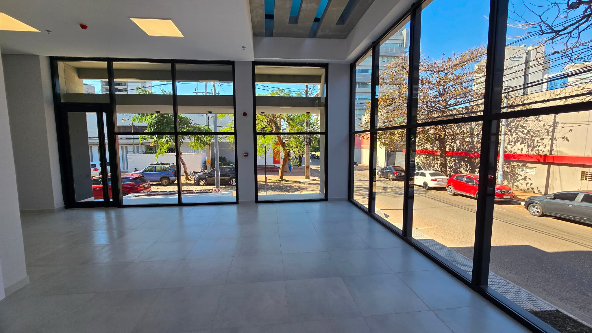 En Venta Local Comercial con renta Zona Shopping Del Sol