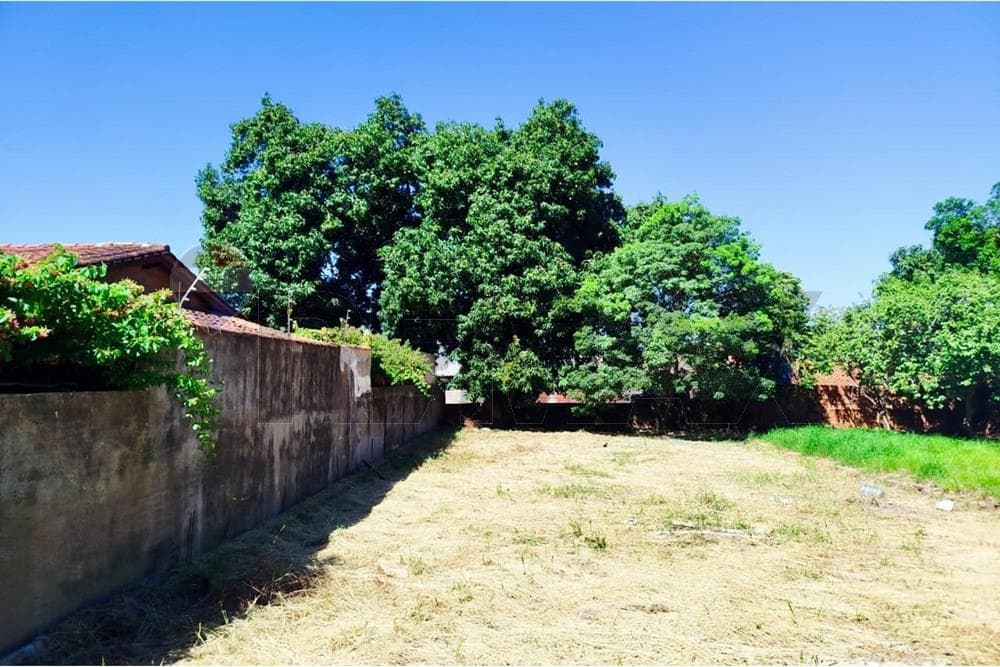 TERRENO EN LAMBARE CUATRO MOJONES – 2