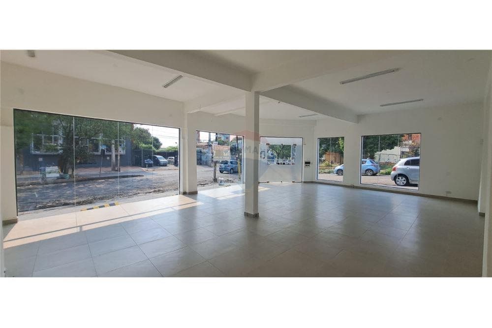 ALQUILO LOCAL COMERCIAL SOBRE MARISCAL LOPEZ – 2