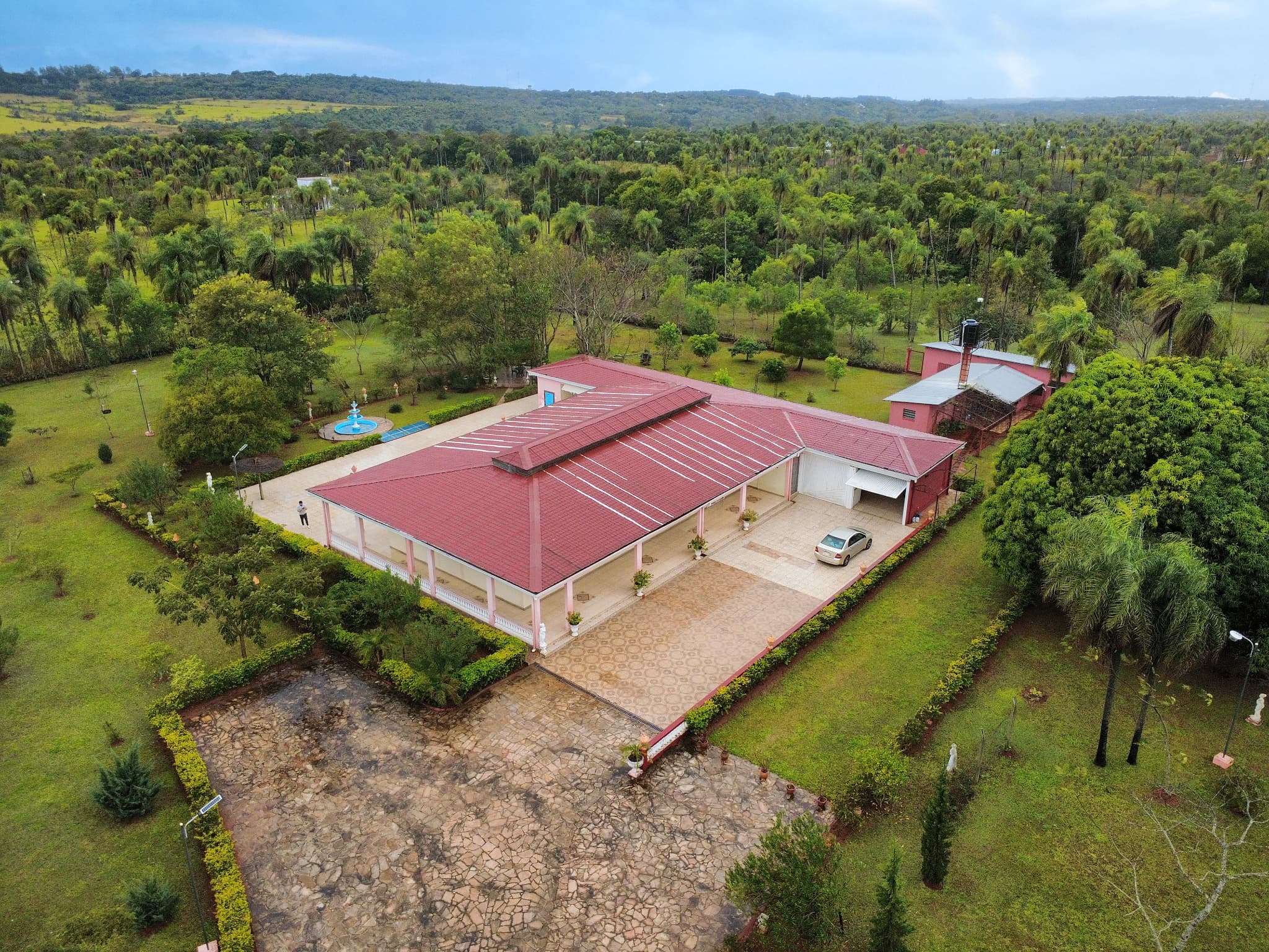PIRIBEBUY, PASO JHU - MANSIÓN DEL ARPA - USD 570.000 NEGOCIABLE. – 2