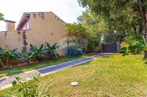 VENTA DE AMPLIA RESIDENCIA – 3