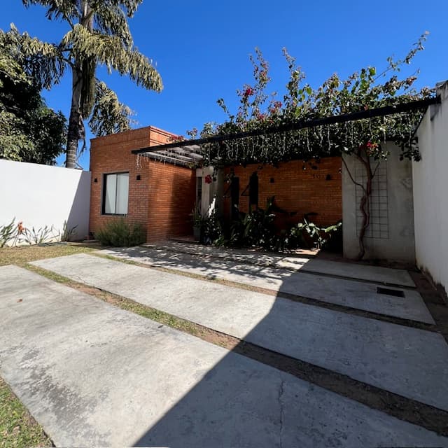 Casa De 3 Dormitorios Y área De Servicio