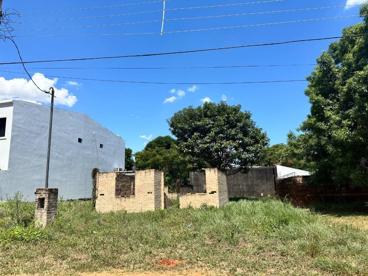 VENDO TERRENO EN LA ZONA DE LA CONMEBOL - LUQUE – 2
