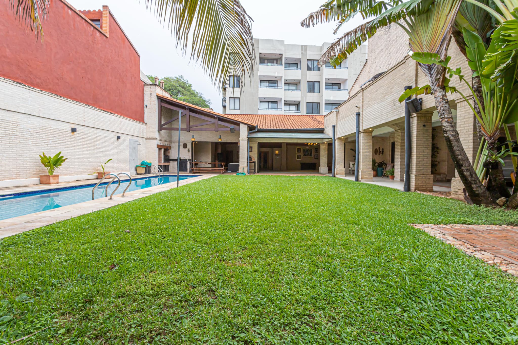 Residencia De Lujo - Barrio El Dorado. – 3